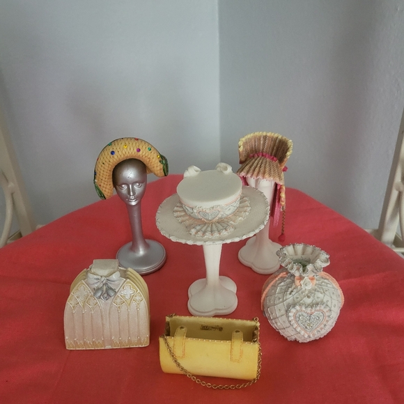 PEARLED VELVET VINTAGE WILLOW HALL AGE OF ELEGANCE 9 PIECES - Picture 4 of 16